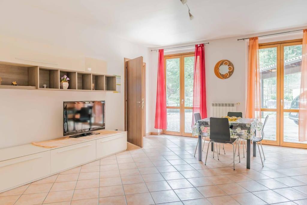 Relax In Nature And Lake Free Parking Luino Exterior photo
