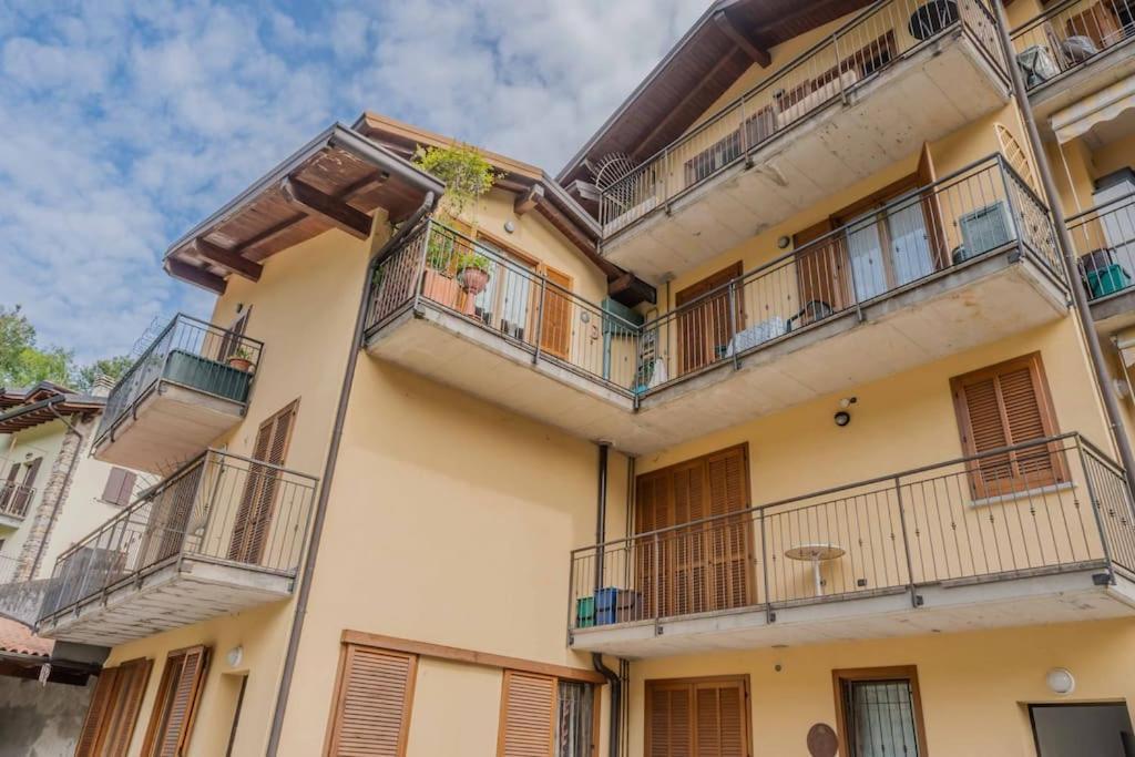 Relax In Nature And Lake Free Parking Luino Exterior photo